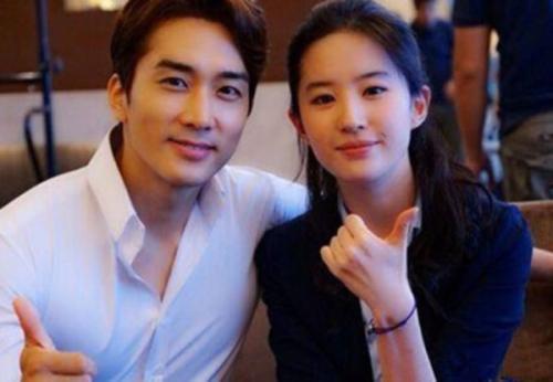 娱乐圈吃瓜播客有哪些,揭秘幕后故事，带你领略明星圈层风采