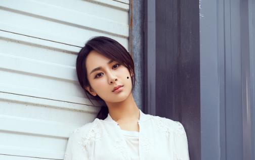娱乐圈吃瓜杨紫是谁啊,揭秘杨紫的“吃瓜”传奇